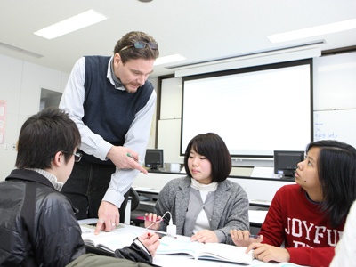 大阪国際大学　グローバルビジネス学部