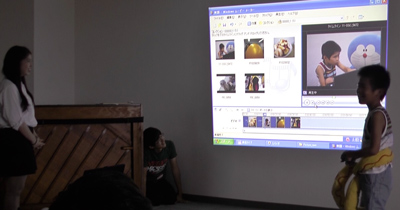 A scene from the final presentation session (Photo by a kid)　.